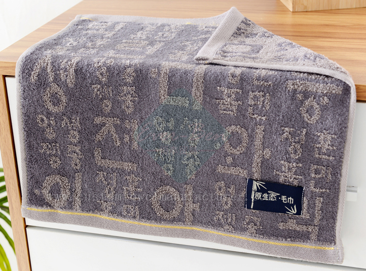China Bulk Custom purple bath towels Producer Bespoke Jacquard Bamboo Grey Towels Factory for UK Norway Ireland Holland